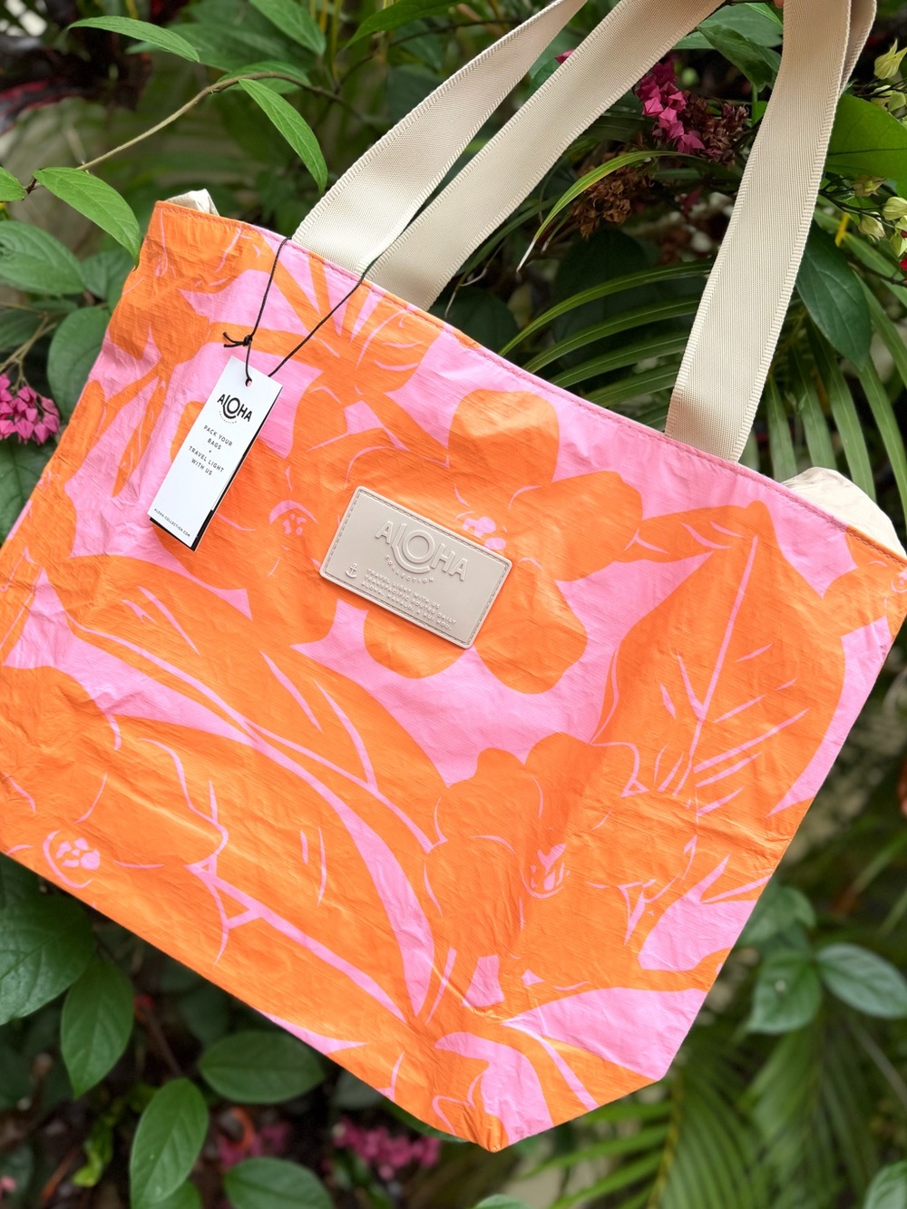 🌺 ALOHA COLLECTION 🌺 DAY TRIPPER LEI GARDEN Tote Bag